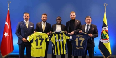 Fenerbahçe’nin yeni transferi N’Golo Kante, İstanbul’da