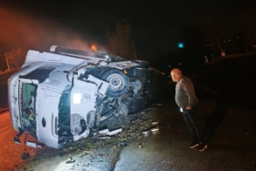 Bursa’da direksiyon hakimiyetini kaybeden tır kanala uçtu