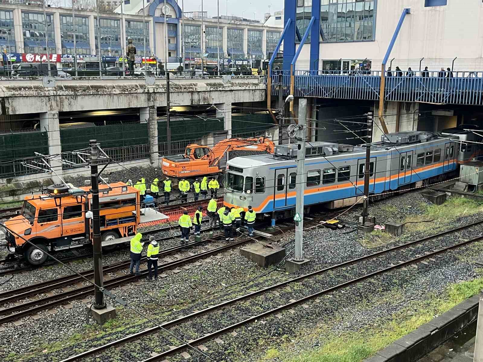 Esenler Otogar durağında metro raydan çıktı, ulaşımda aksamalar yaşanıyor