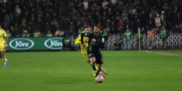 Trendyol Süper Lig: Kocaelispor: 0 - Fenerbahçe: 1 (İlk yarı)