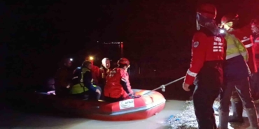 Meriç Nehri kıyısında mahsur kalan 2 işçi kurtarıldı