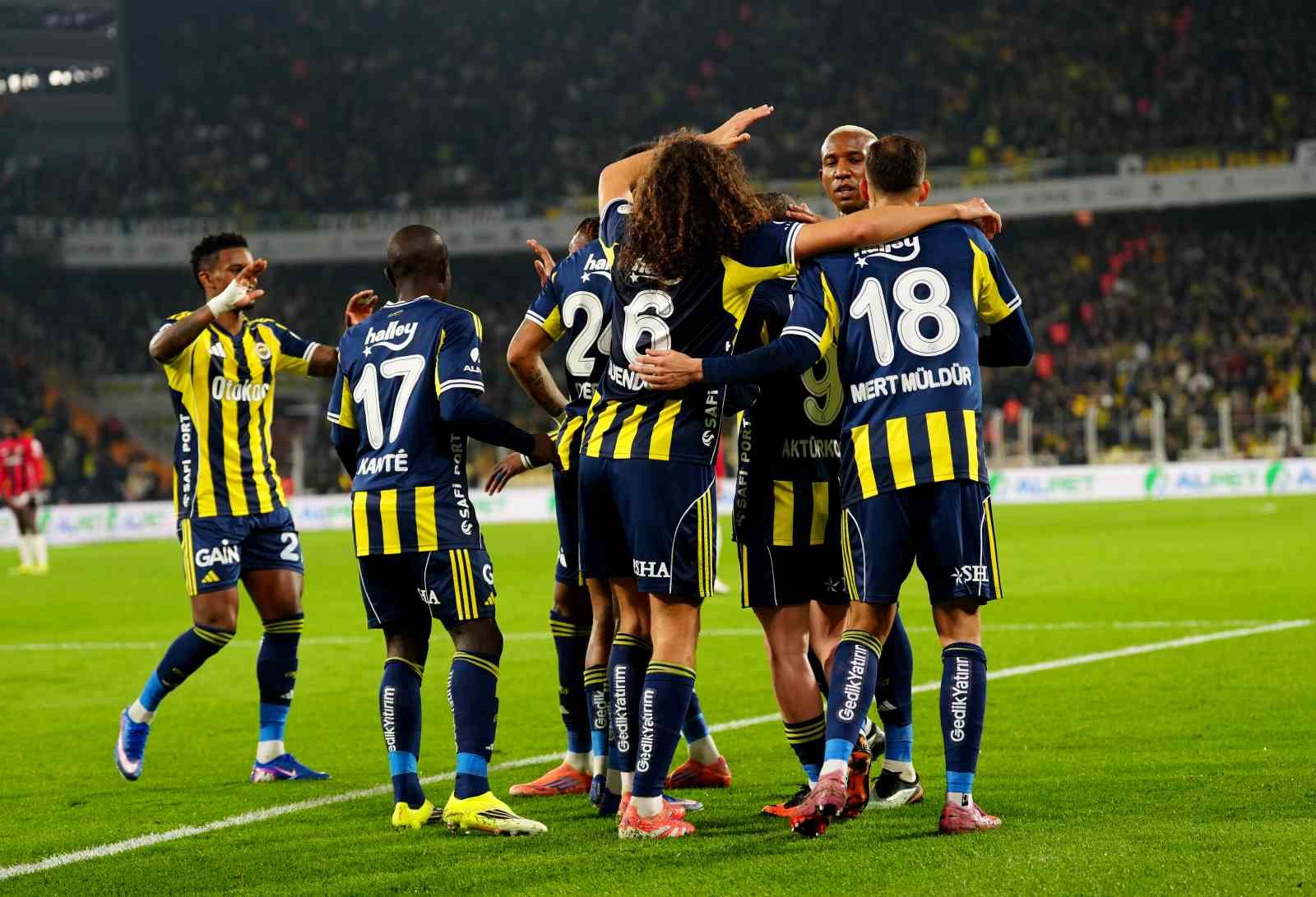 Fenerbahçe’nin namağlup ünvanını 21. haftada da sürdürdü