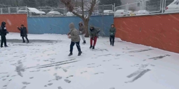 Edirne’de çocukların kar sevinci