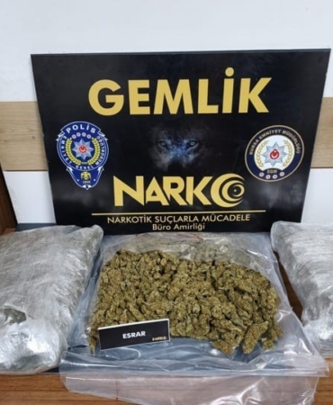 Bursa’da zehir tacirine büyük darbe: 3,7 kilo esrar ele geçirildi
