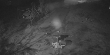 Yaşlı adamı yerlerde sürükleyip birikimini çalan 3 şüpheli yakalandı