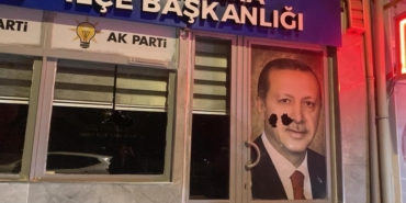 AK Parti binasına saldıran şüpheli tutuklandı