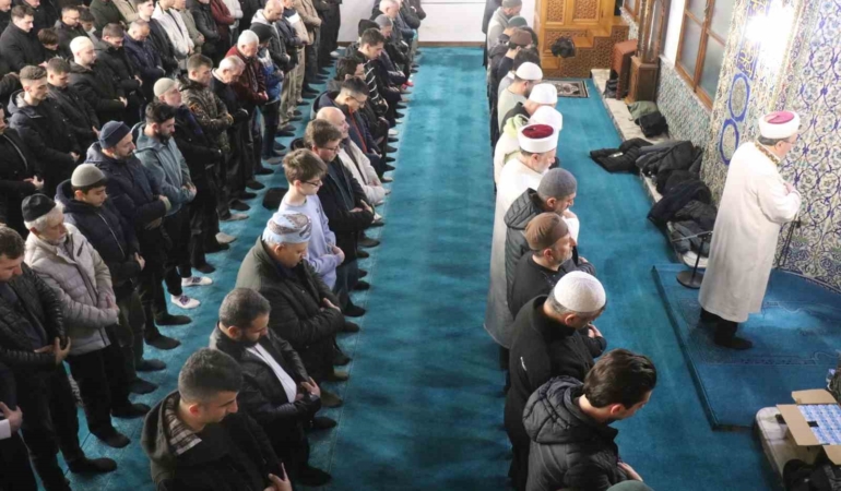 Sakarya’da ilk teravih namazı eda edildi