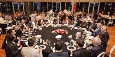 Bursa’da özlenen tablo...Mecliste su için tartıştılar, iftarda aynı sofrada buluştular