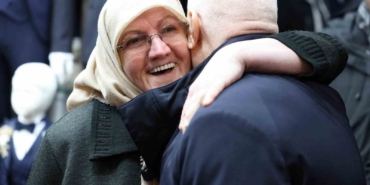 Başkan Bozbey çarşı esnafıyla bayramlaştı