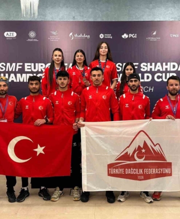 Dağ kayağında milli sporculardan tarihi başarı