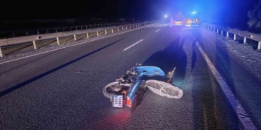 Devrilen motosikletin sürücüsü hayatını kaybetti