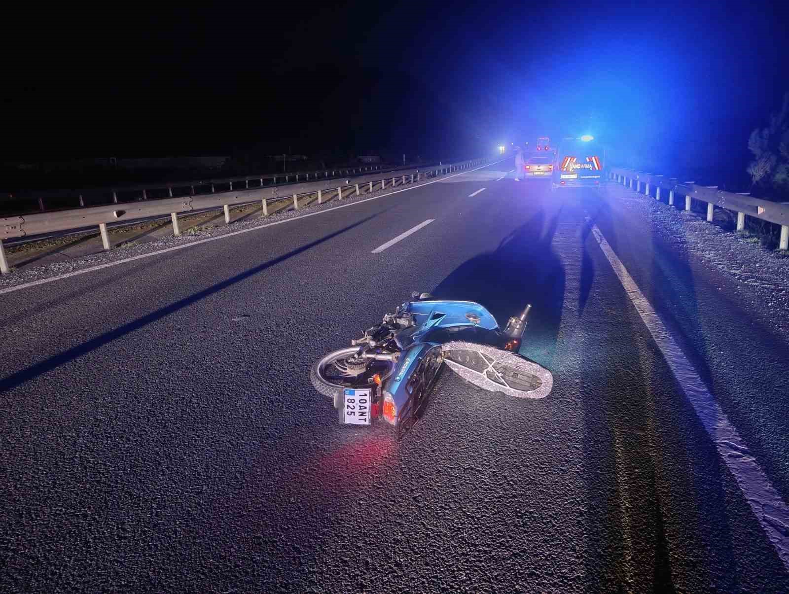 Devrilen motosikletin sürücüsü hayatını kaybetti