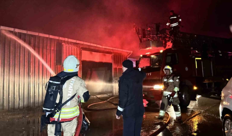 Mobilya atölyesinde yangın