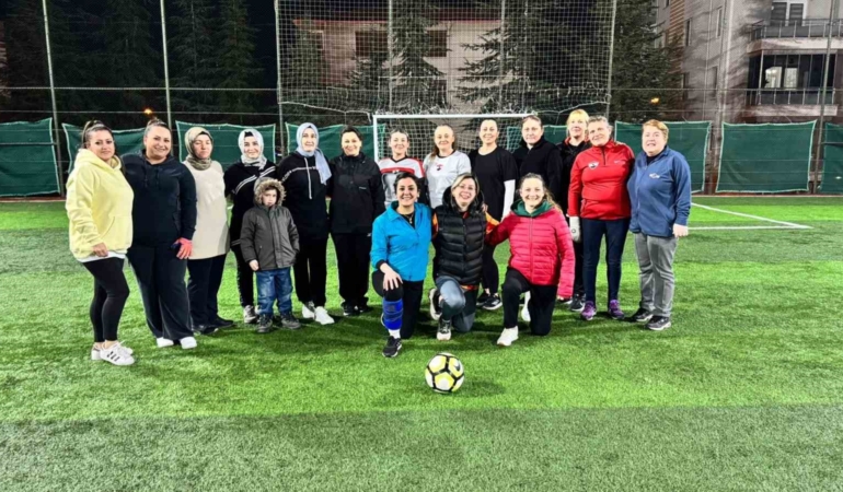 Kadınlar futbol maçıyla günlerini kutladı