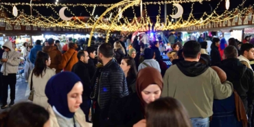 Osmangazi meydanı’nda ramazan coşkusu sürüyor