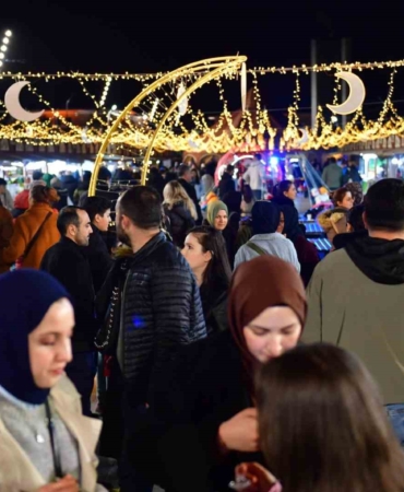 Osmangazi meydanı’nda ramazan coşkusu sürüyor