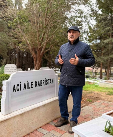 Oğuz Murat Aci’nin mezarını ziyaret eden baba Özer Aci: "Bu beşinci bayram, elimizi öpecek bir evlat kalmadı"