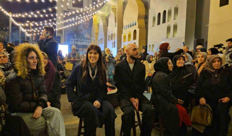 AK Parti İstanbul Milletvekili Derya Ayaydın’dan, gençlere milli futbolcuyla sürpriz ziyaret