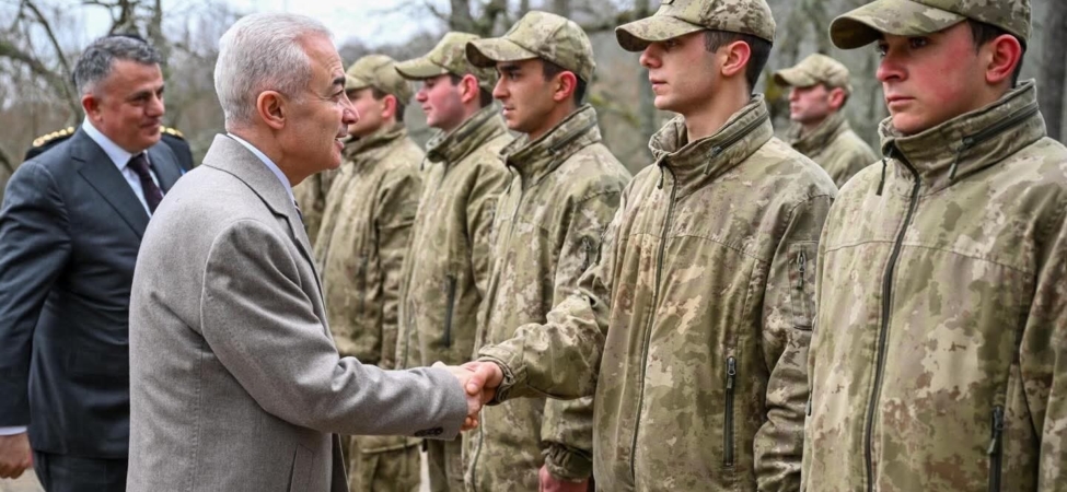 Kırklareli Valisi Turan, sınır karakolunda Mehmetçikle bayramlaştı