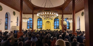 700 yıllık Orhan Camii’nde bayram coşkusu