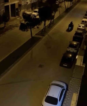 Bursa’da davulcular elektrikli açık kasalı motosikletle sahura kaldırıyor