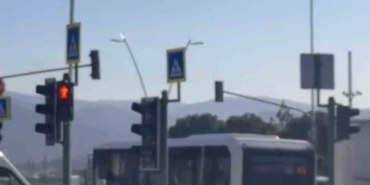 Bursa’da özel halk otobüsü ters şeride girdi