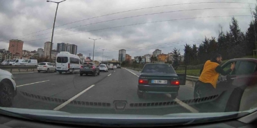 Ümraniye’de makas atan sürücü dehşet saçtı: Araçtan indi, şoföre tokat attı