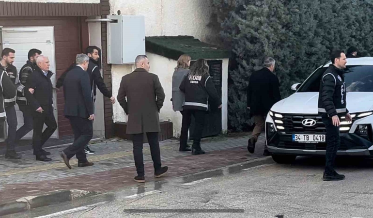 Bursa Büyükşehir Belediye Başkanı Bozbey gözaltına alındı