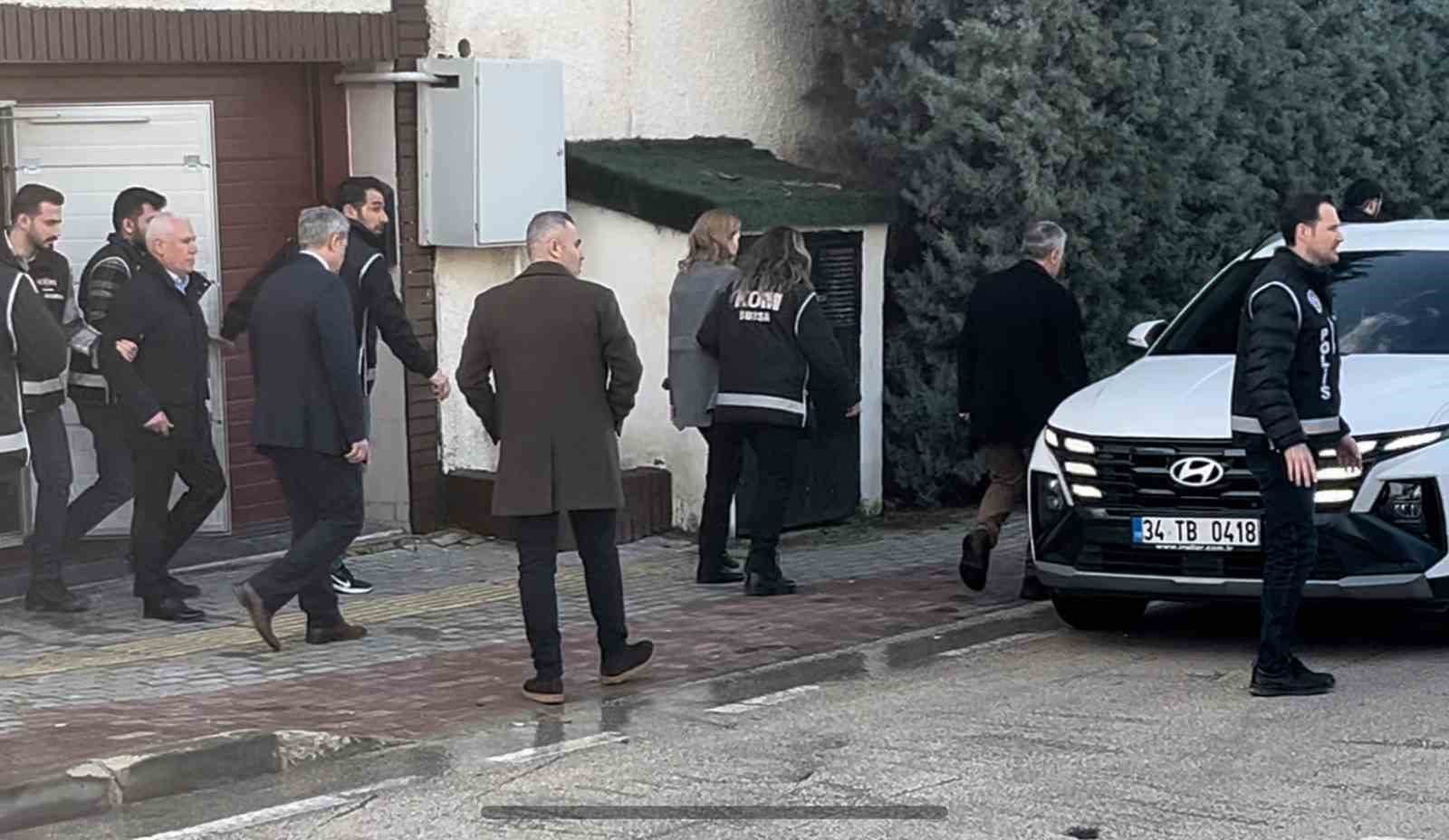 Bursa Büyükşehir Belediye Başkanı Bozbey gözaltına alındı