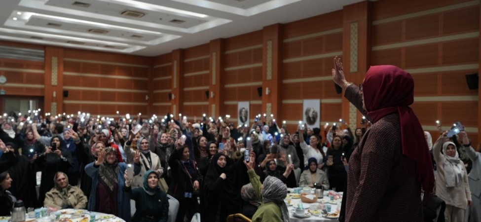 AK Parti İstanbul İl Kadın Kolları Başkanlığı tarafından kadın kolları mahalle başkanlarına yönelik iftar programı düzenlendi