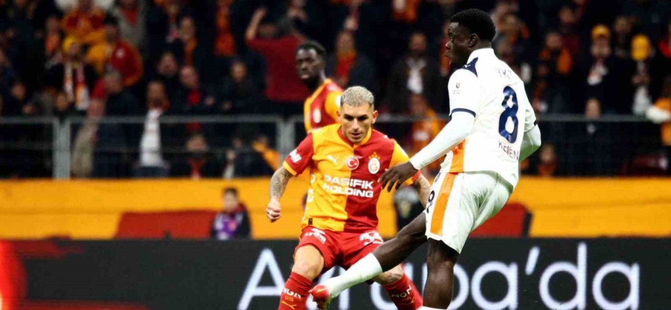 Trendyol Süper Lig: Galatasaray: 0 - RAMS Başakşehir: 0 (Maç devam ediyor)