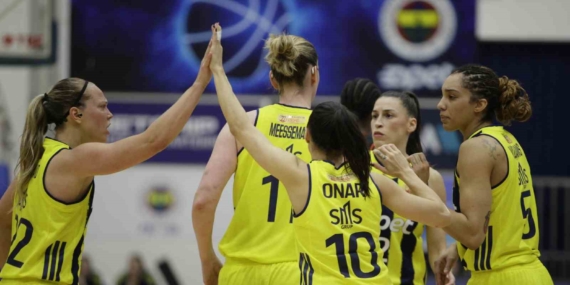 Fenerbahçe, Kadınlar Basketbol Süper Ligi yarı final serisinde 1-0 öne geçti