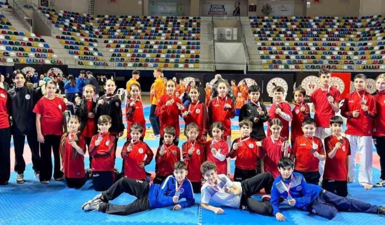 Körfezli karateciler il seçmelerinde 20 madalya kazandı