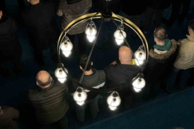 Yağmura rağmen camiler bayram namazı için dolup taştı