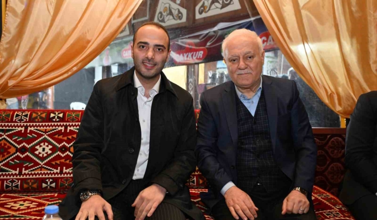 Nihat Hatipoğlu, Ramazan sohbetiyle Gaziosmanpaşa’da gönülleri buluşturdu
