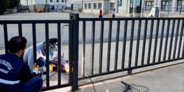 Körfez’de eğitim kurumlarına destek sürüyor