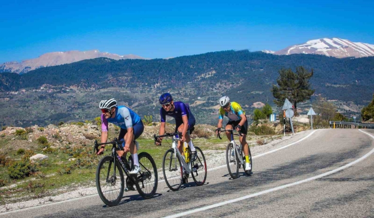 AKRA Gran Fondo Antalya’da pedallar ‘Yeşil Gelecek’ için dönecek