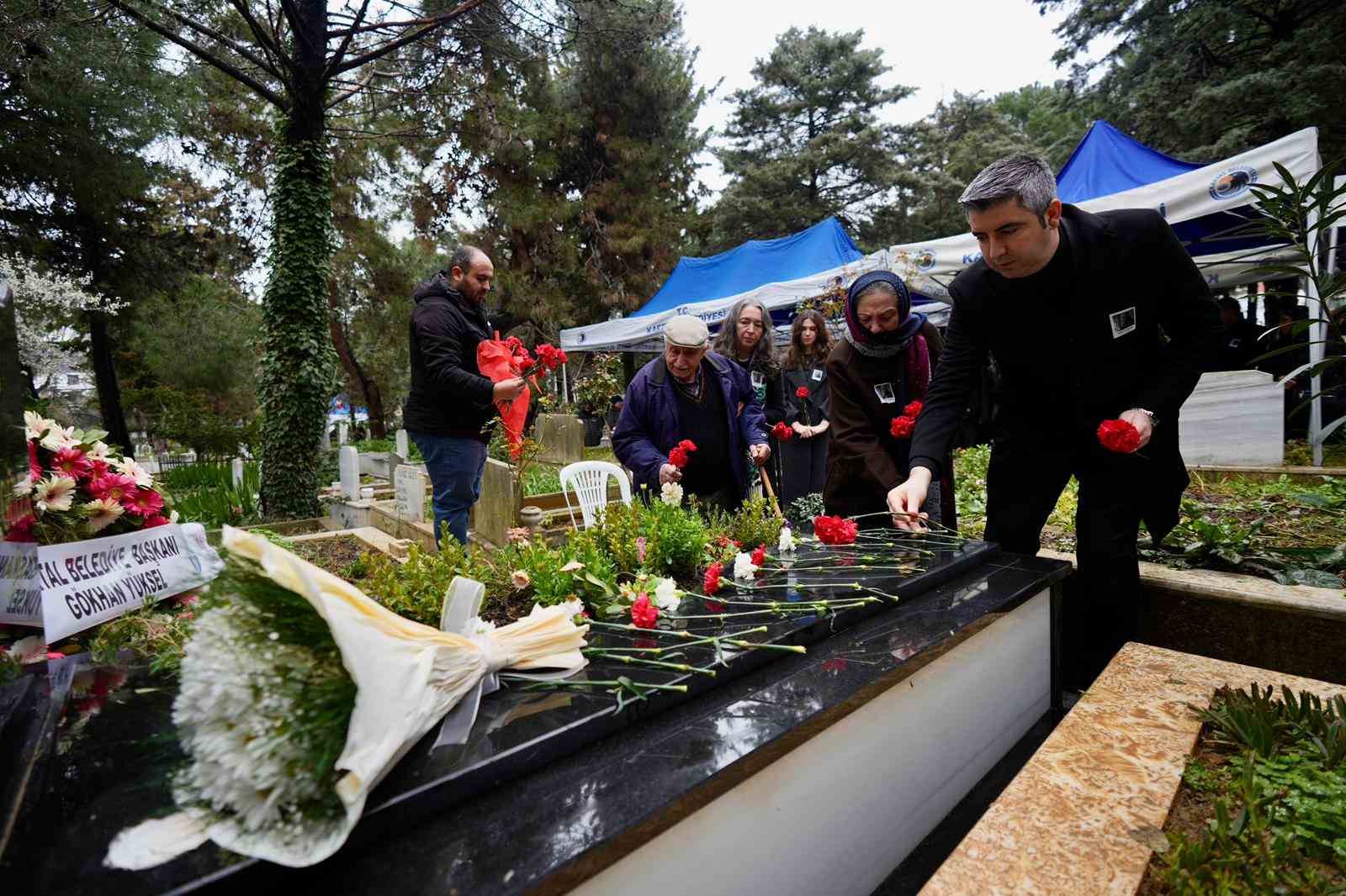 Merhum Hüseyin Güler vefatının ikinci yılında Kartal’da mezarı başında anıldı