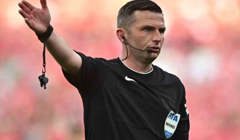 Kosova - Türkiye maçını Michael Oliver yönetecek