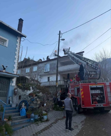 Bilecik’te evin bacasında çıkan yangın korkuttu