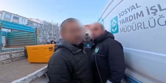 Sokak iftarında paket yemek tartışması: Kurye paket şeklinde almak isteyince yemek verilmedi