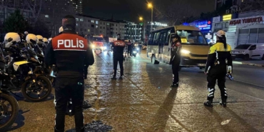 Esenyurt’ta polis ekiplerinden trafik denetimi