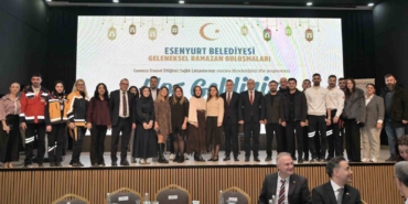 Başkan Vekili Aksoy, sağlık çalışanlarıyla iftarda buluştu