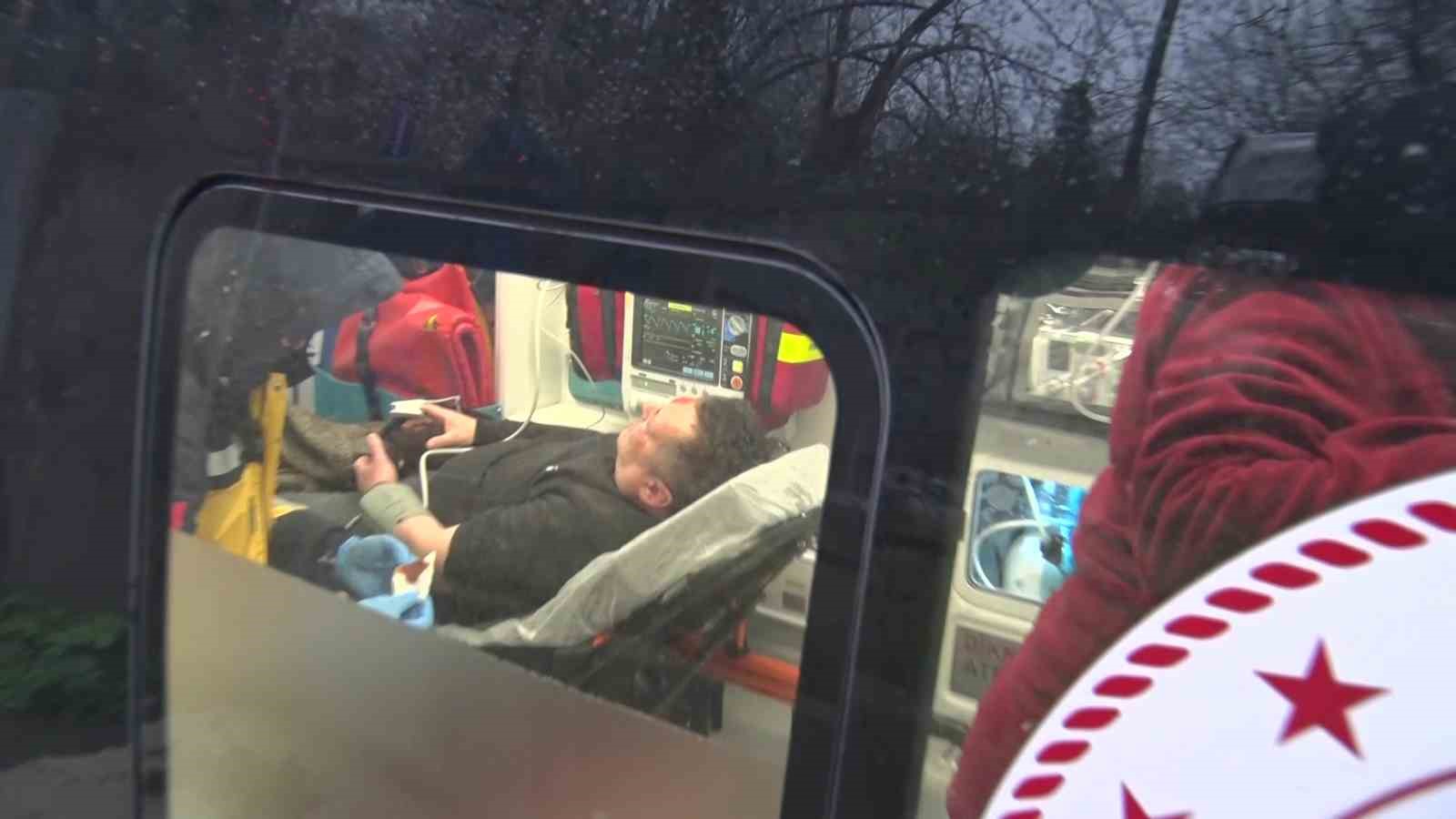 Beykoz’da İETT otobüsü kaldırıma çarptı: 4 yaralı