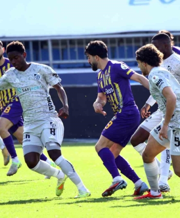 Trendyol Süper Lig: Eyüpspor: 0 - Kocaelispor: 1 (Maç devam ediyor)