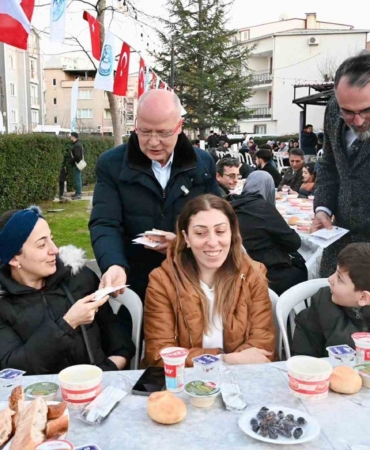 Kestel Belediyesi’nden sokak iftarı