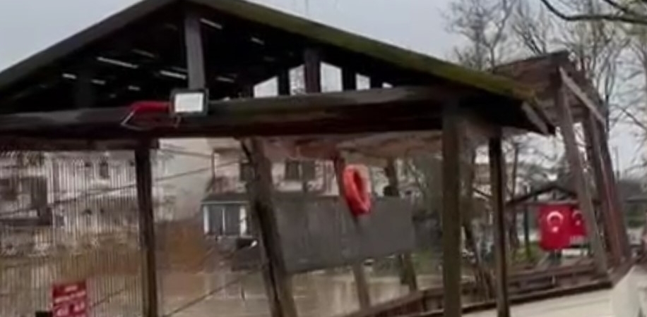 Şile’de sağanak su baskınlarına neden oldu