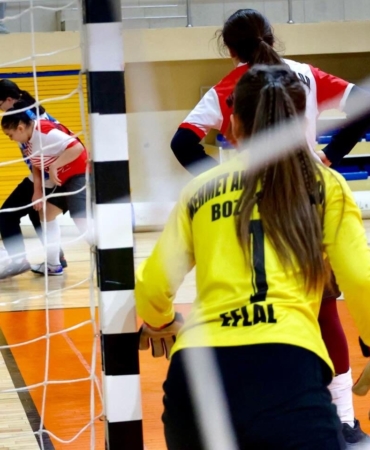 Bilecik’te futsal turnuvasında madalya ve kupalar sahiplerini buldu