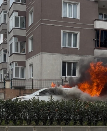 Tekirdağ’da korku dolu anlar: Otomobil bir anda alev topuna döndü
