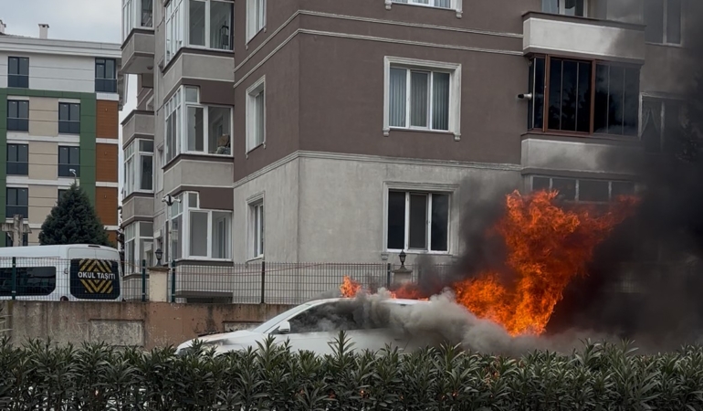 Tekirdağ’da korku dolu anlar: Otomobil bir anda alev topuna döndü